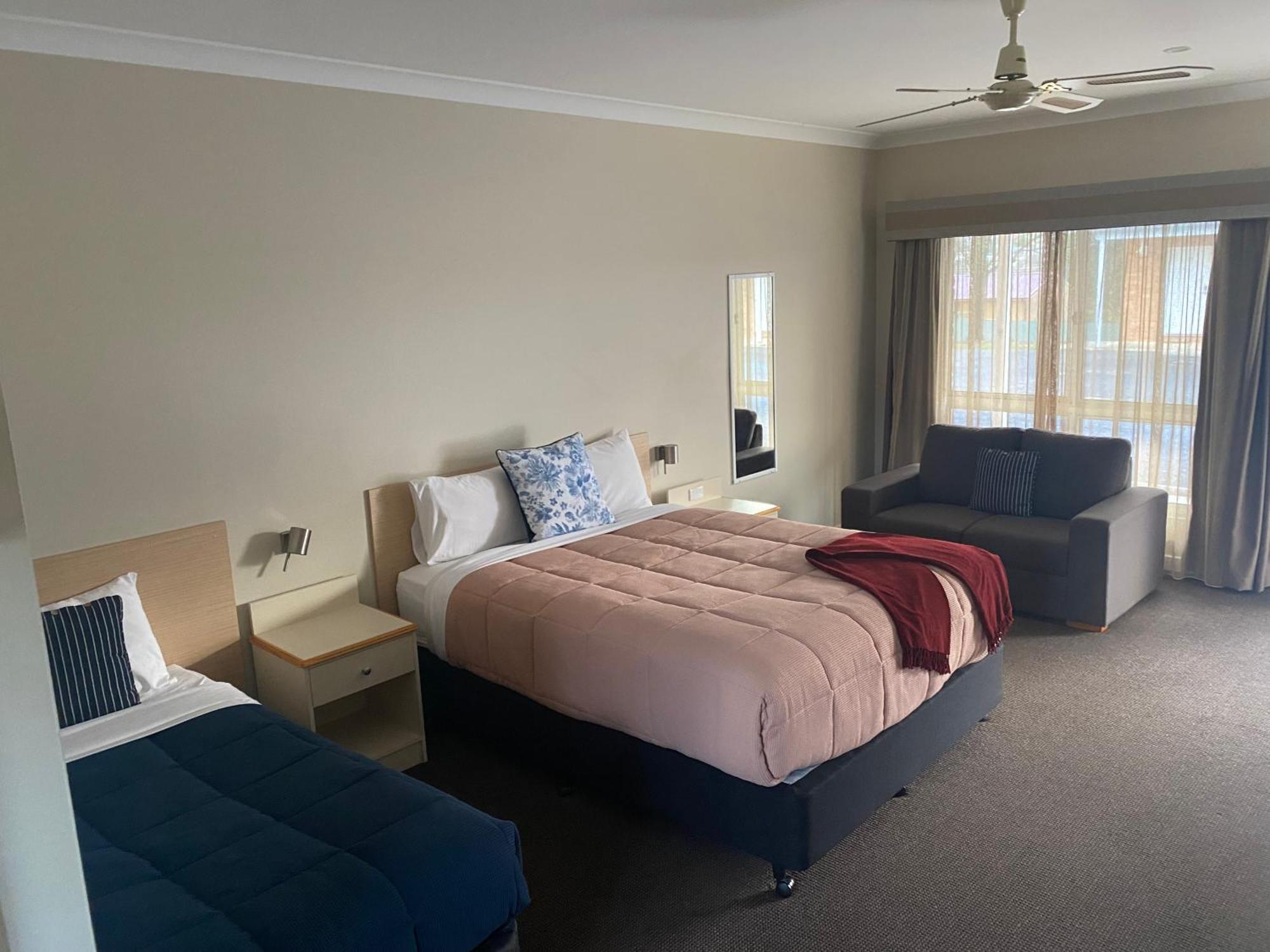 Tumbarumba Motel & Elms Restaurant Exterior photo